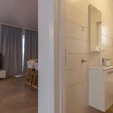Gorgeous In Ferienhaus Privlaka (Zadar)